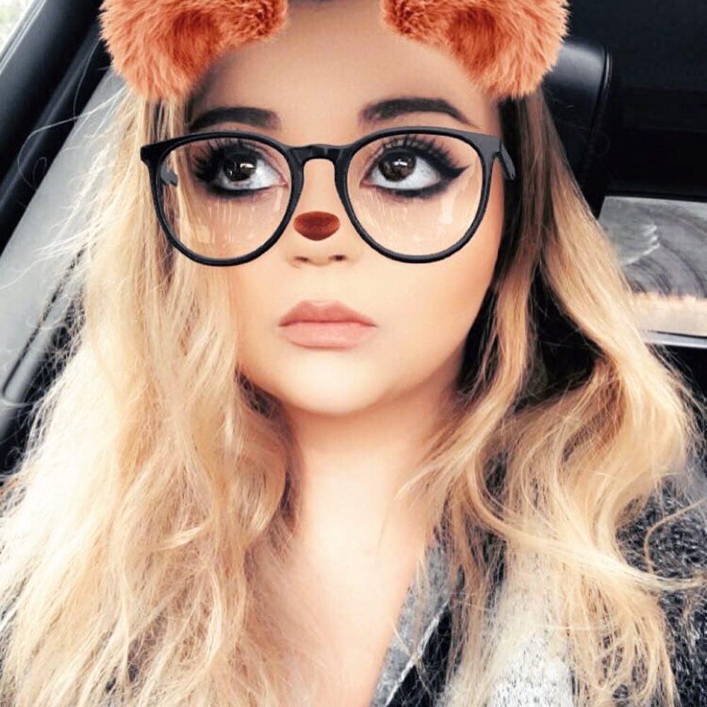 Meet your Posher, Caleigh